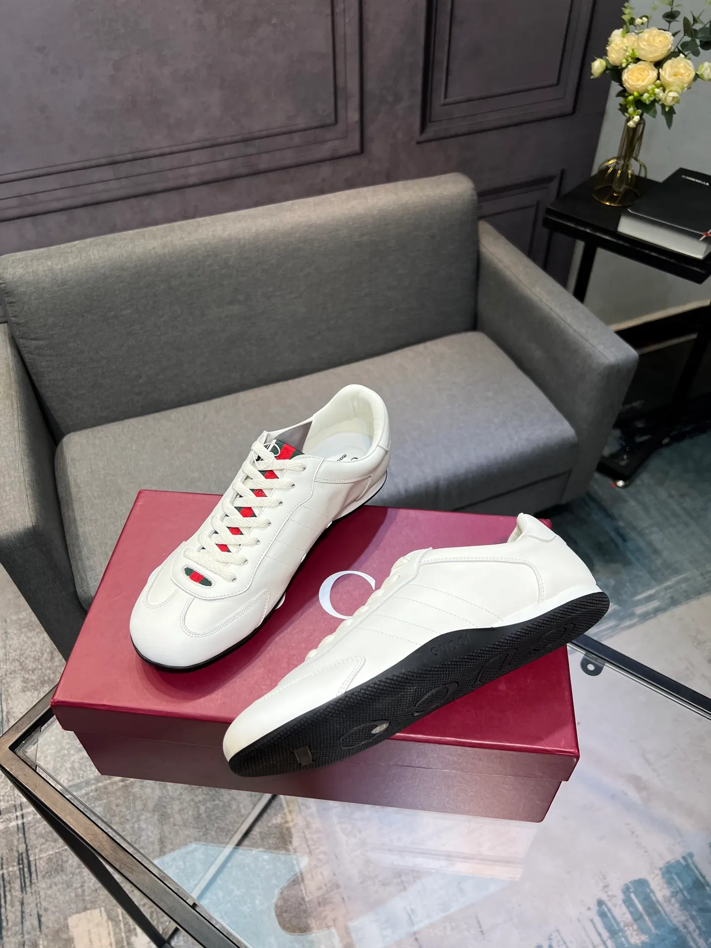 Men's shoes 💰580 Gucci Gucci small dirty shoes full series upgrade, long-term production GG Gucci series old casual small dirty shoes catwalk style ZP developed pure original version... metal double G crystal cylindrical mark... Gucc original pattern webbing... upper color rubbed cowhide matte stitching classic double G cloth, code number: 35-44 (female 41, male 45. Customization is not returnable) Fabric: original custom cowhide Inner: original custom cowhide Feet: original cowhide injection molding. Outsole: original open molding sole. Packaging: original full set of packaging. Color: official website updated simultaneously.